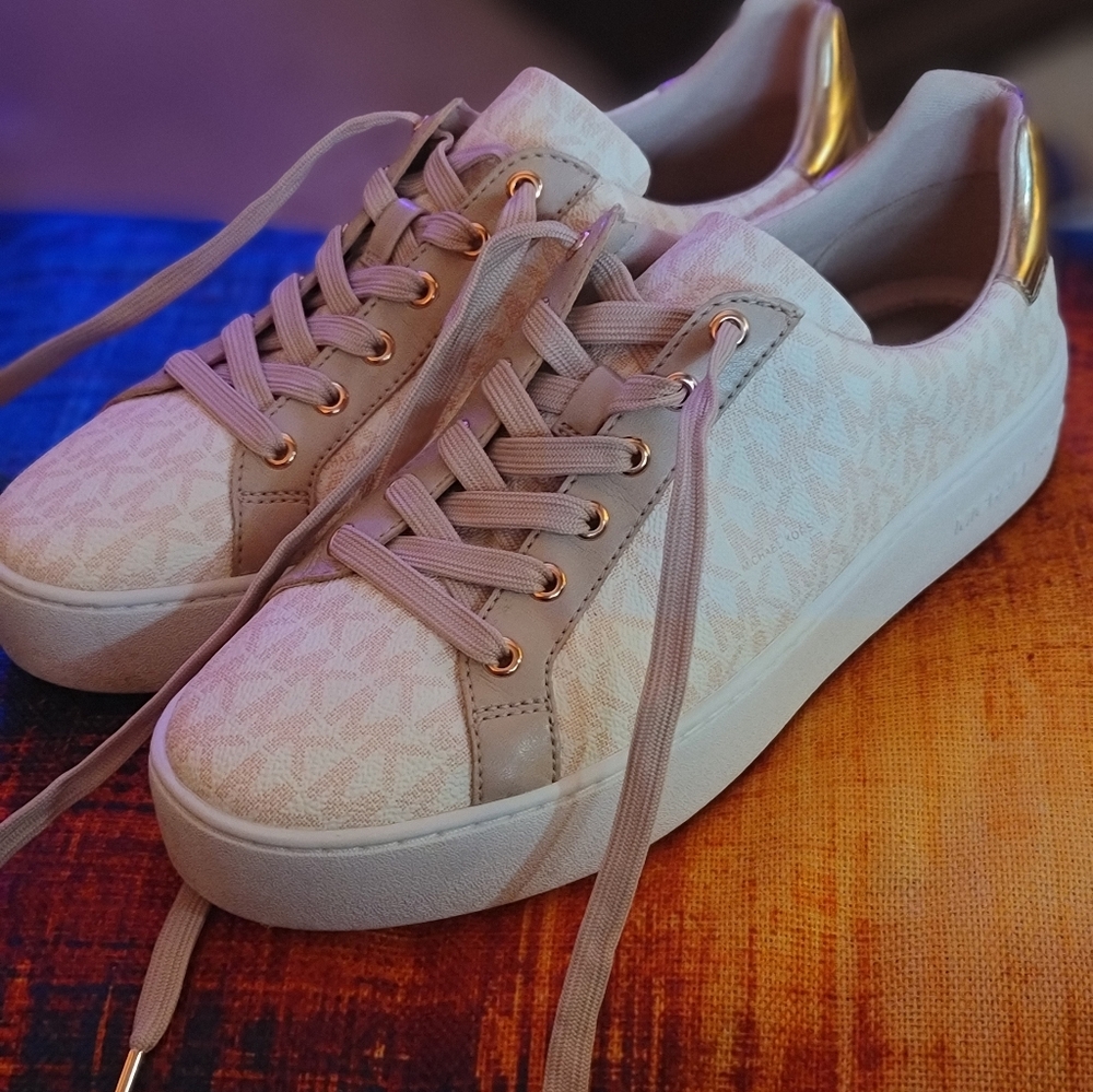 michael kors poppy lace up trainers